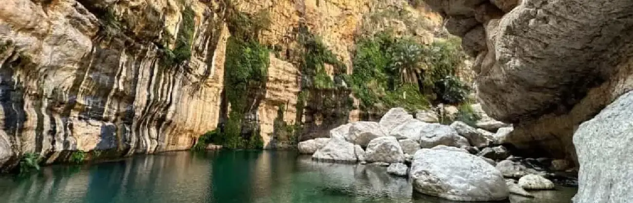 Wadi Tiwi: La Guida Segreta Che Solo i Locali Conoscono